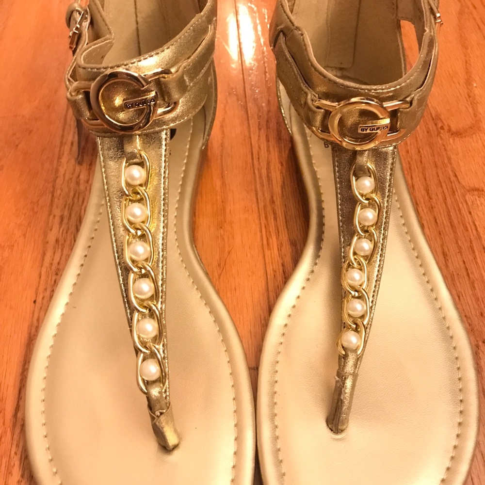 Guess women’s sling style sandals with zipper